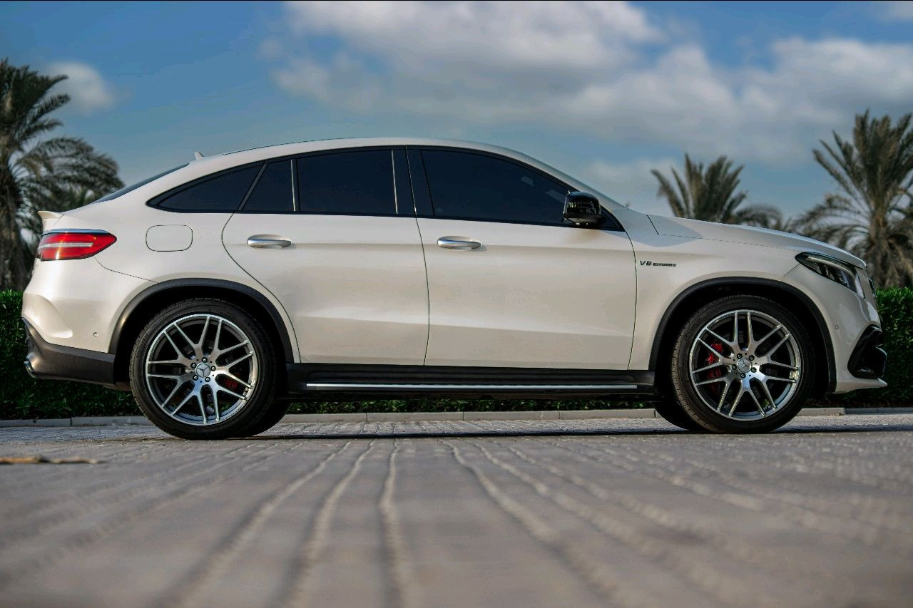 Mercedes Benz GLE SUV - Image 9