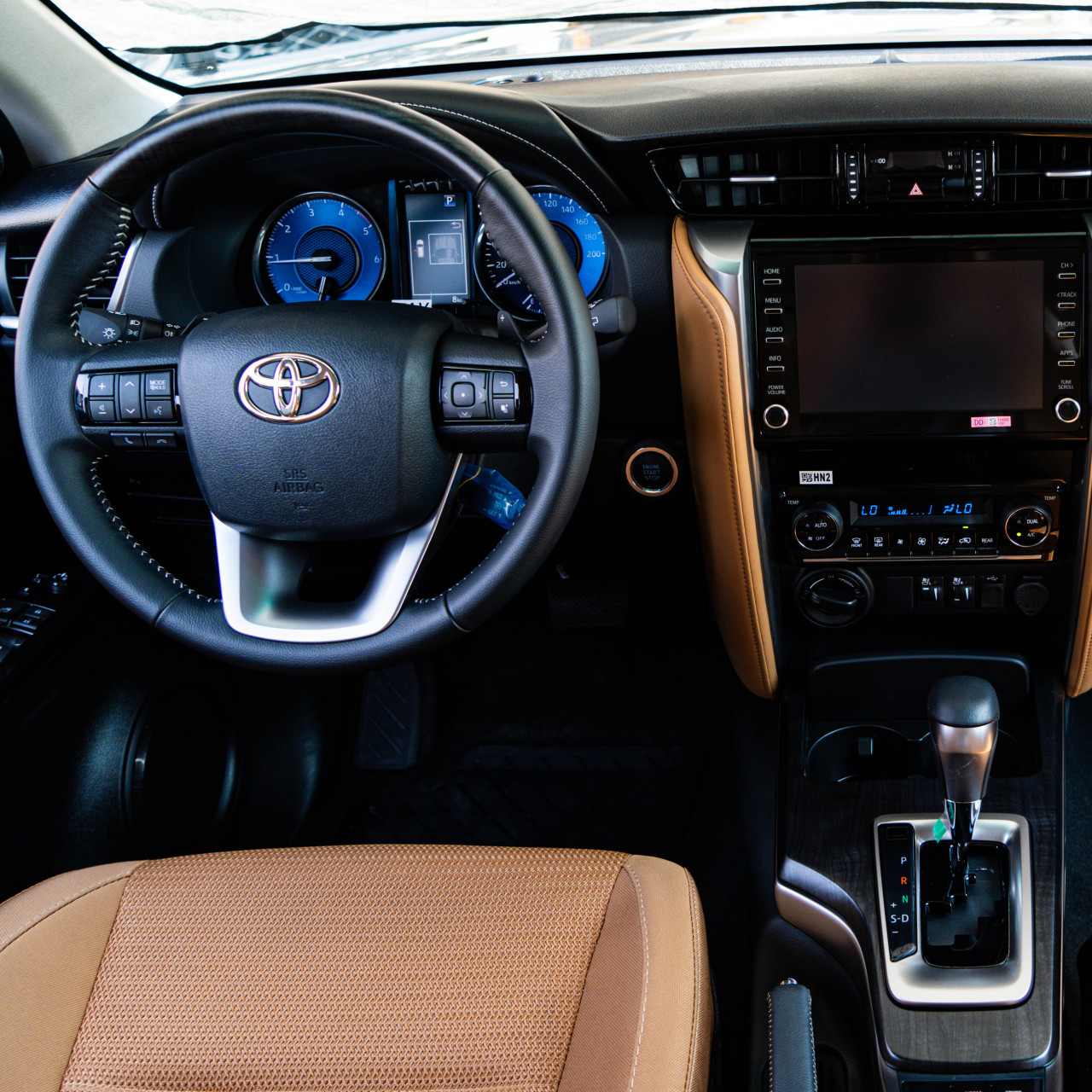 Toyota Fortuner - Image 12