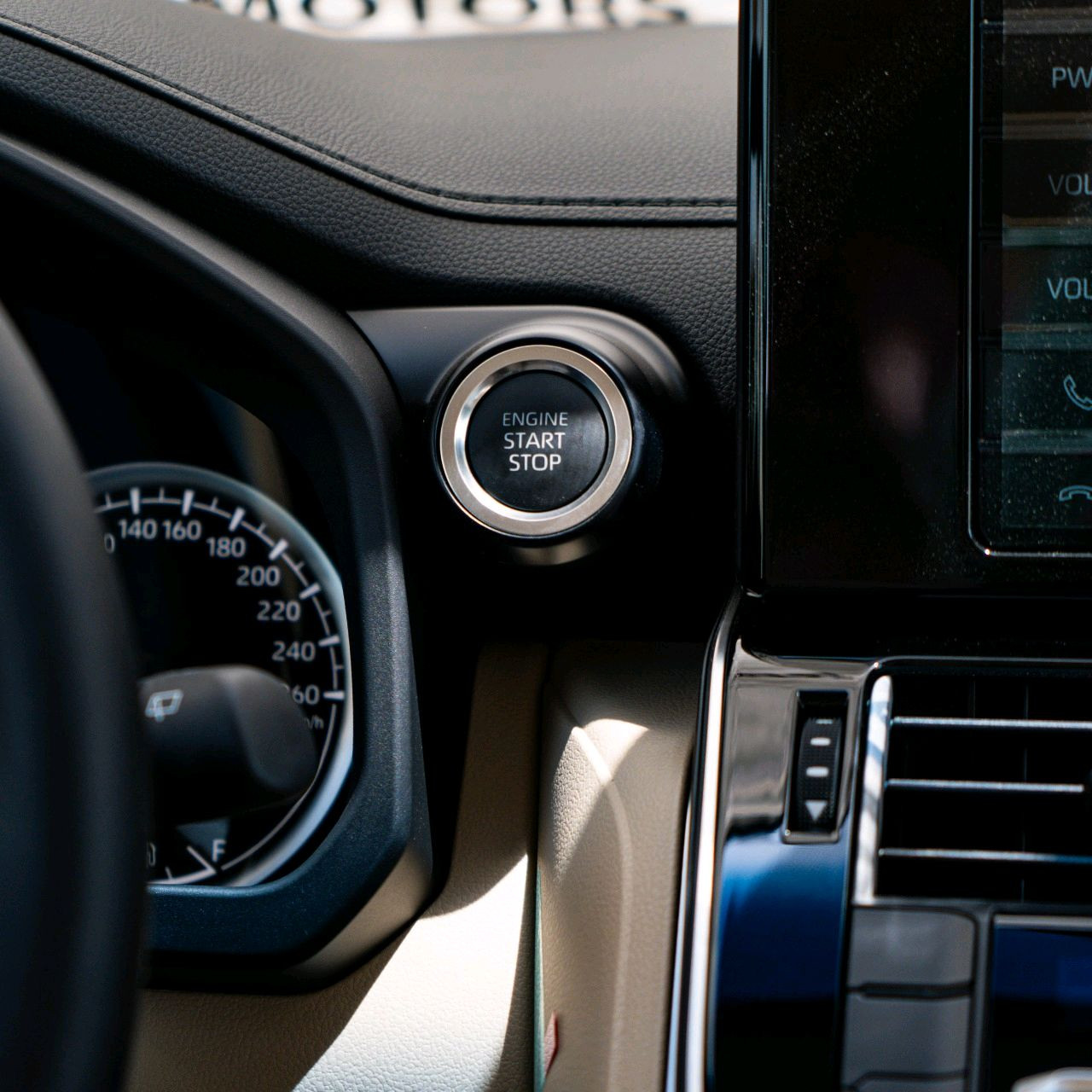 Toyota Land Cruiser - Image 7