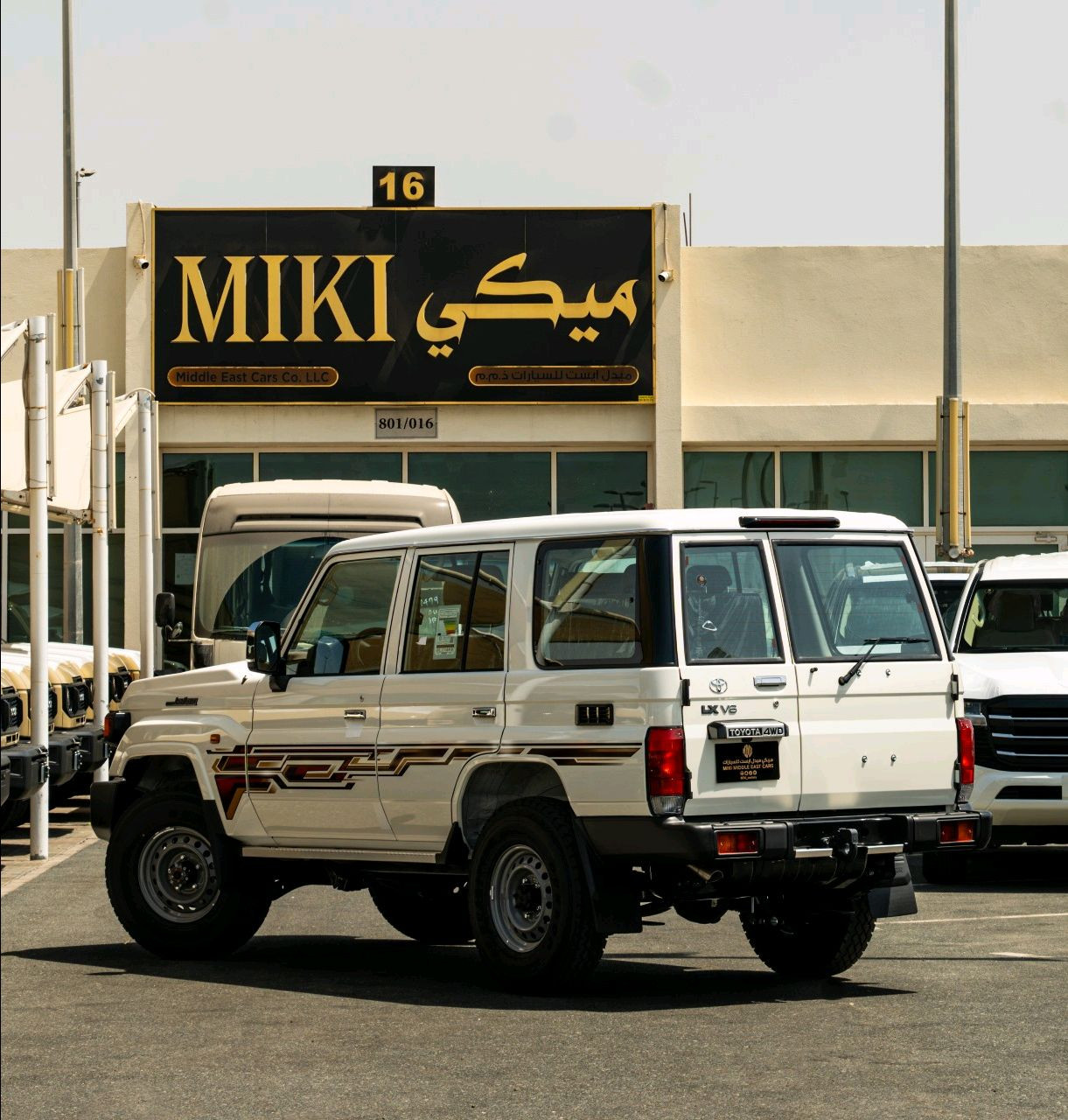 Toyota Land Cruiser 76 series - Image 10