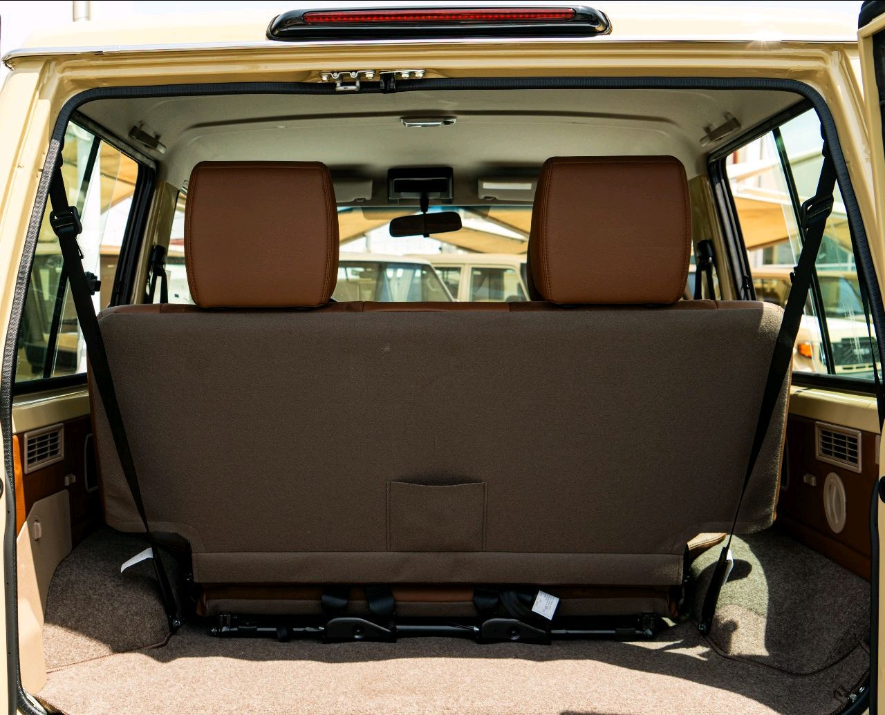 Toyota Land Cruiser - Image 9