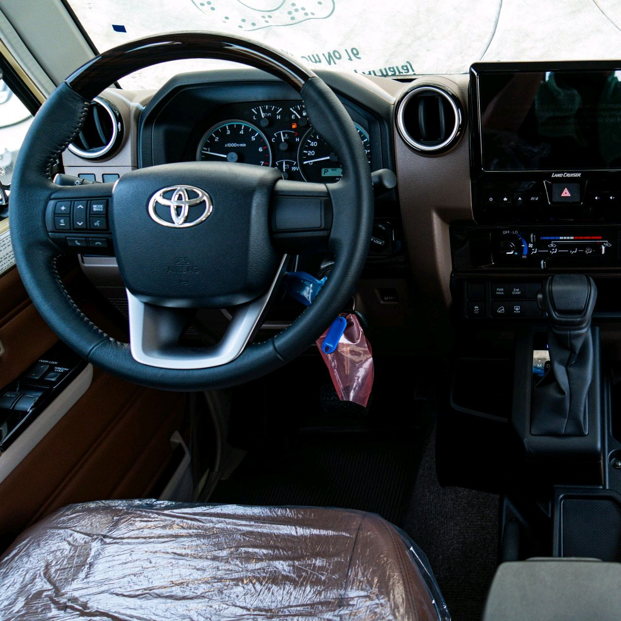 Toyota Land Cruiser - Image 7