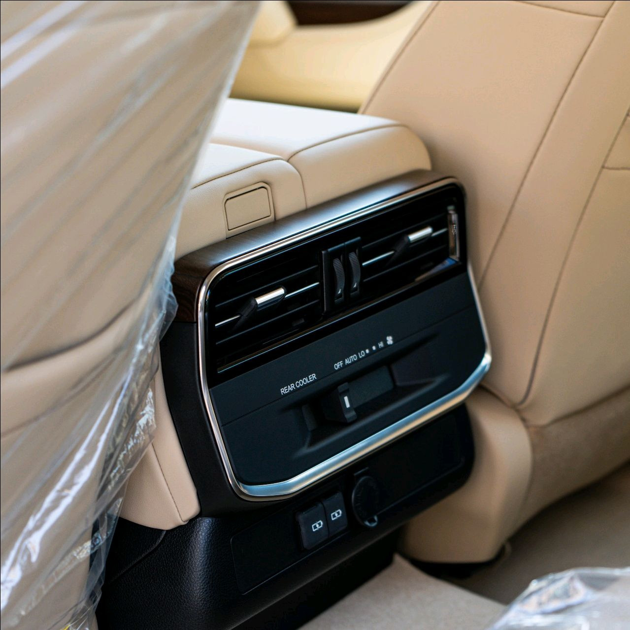 Toyota Land Cruiser - Image 12