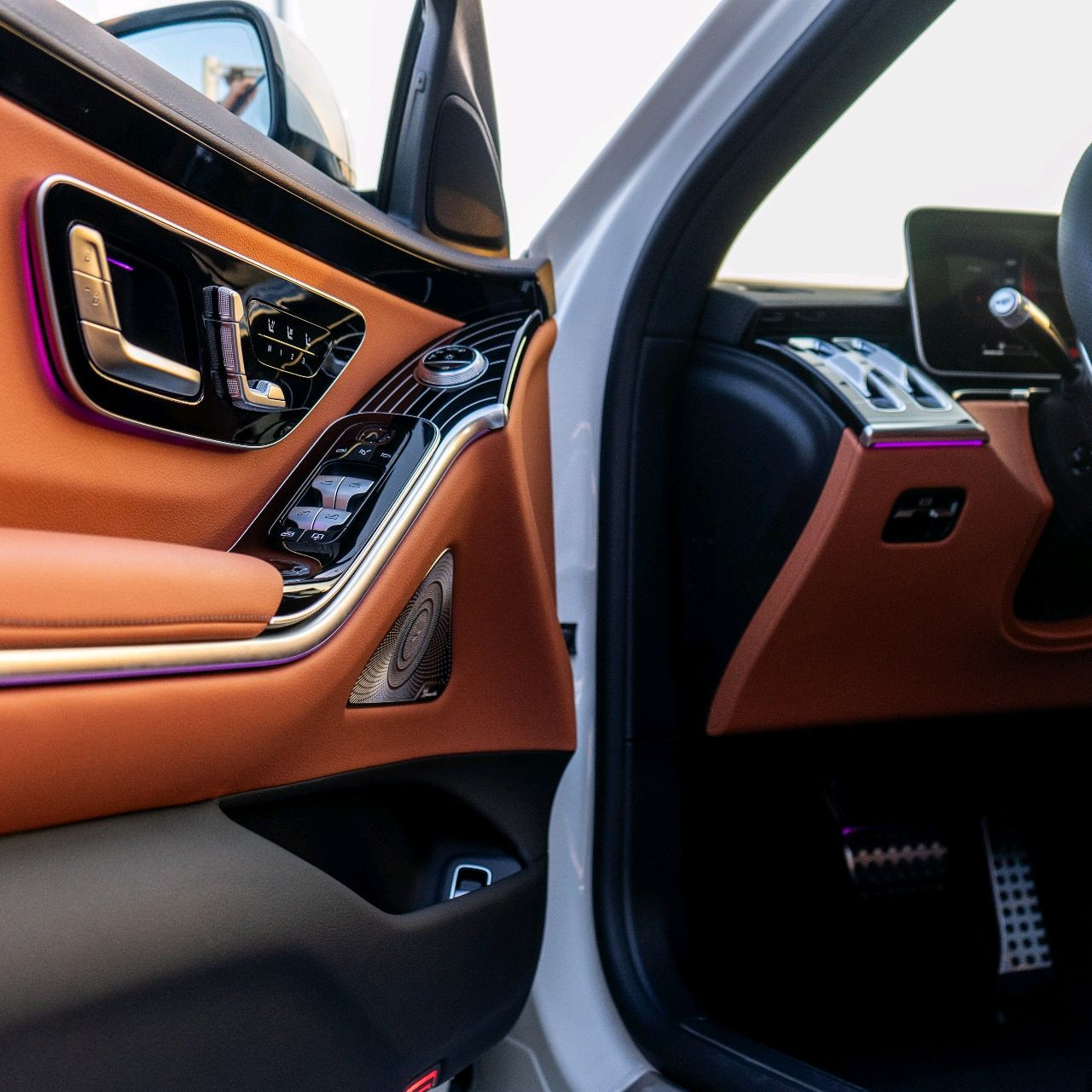 Mercedes Benz S-Class - Image 9