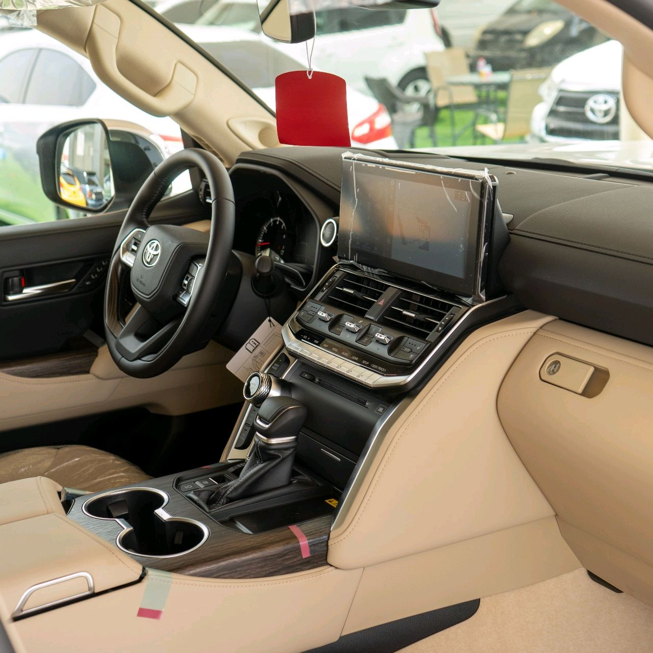 Toyota Land Cruiser - Image 12