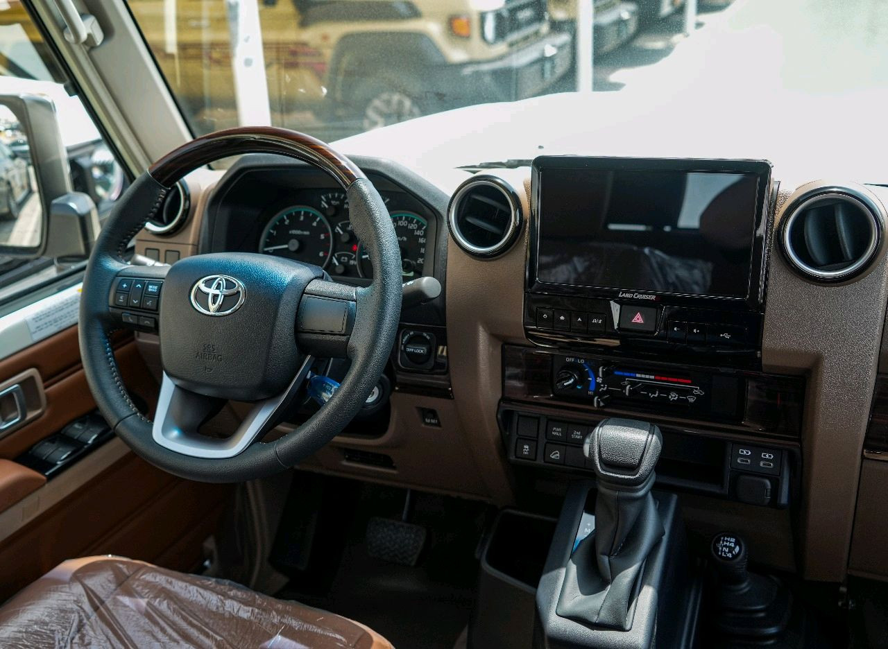 Toyota Land Cruiser - Image 7