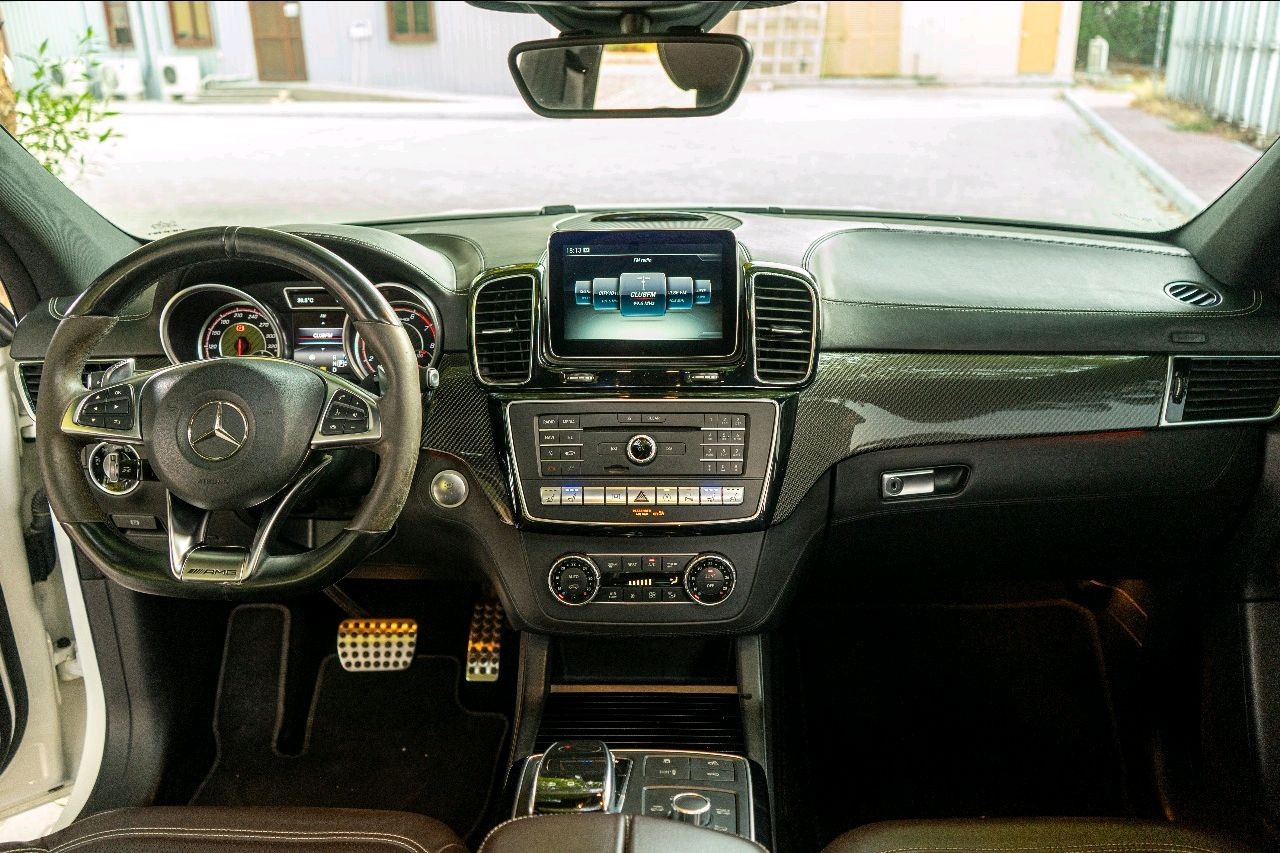 Mercedes Benz GLE SUV - Image 3