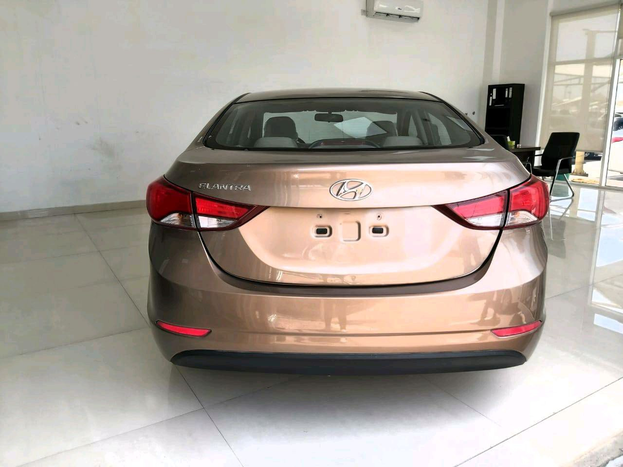 Hyundai Elantra - Image 3