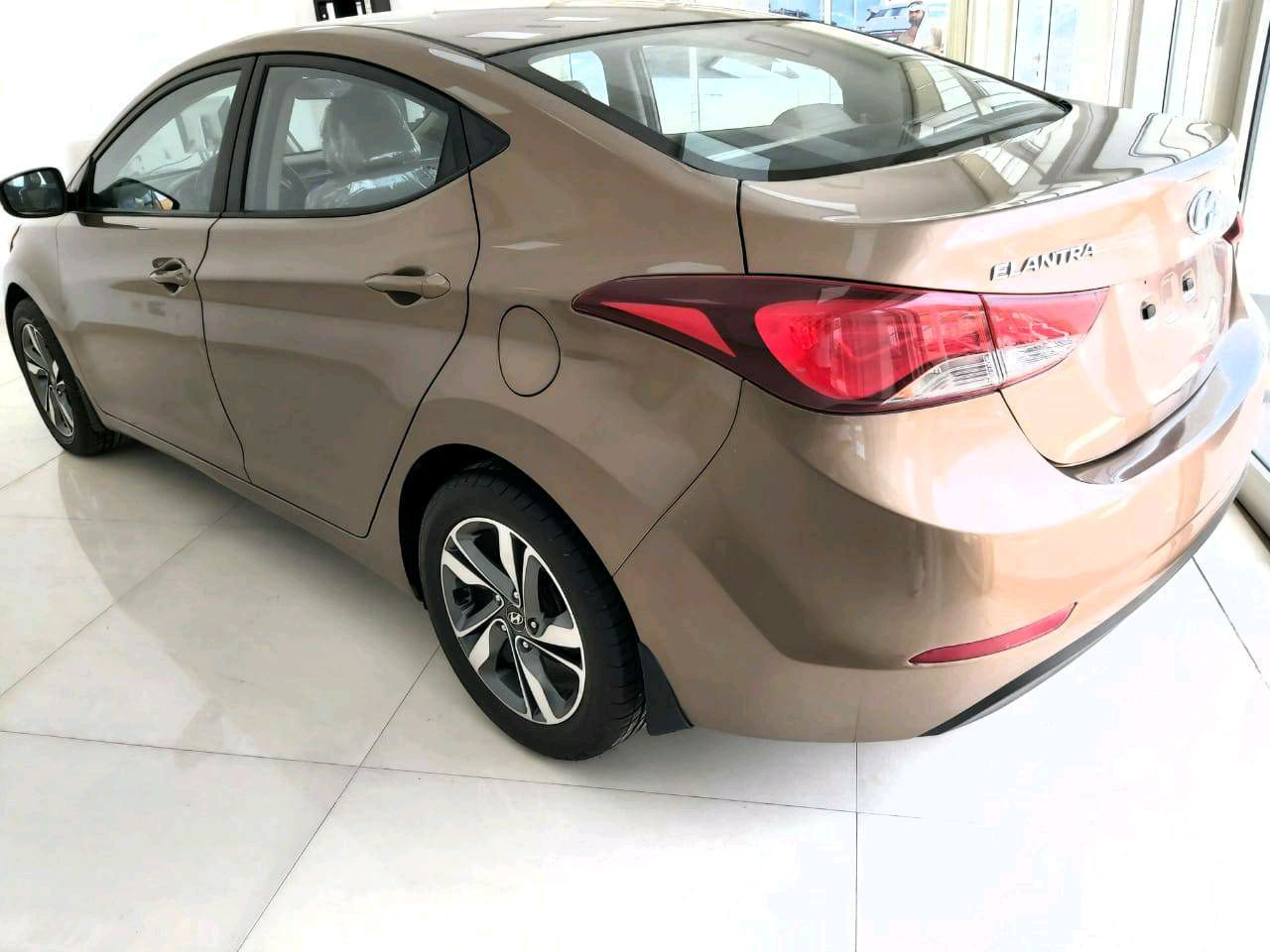 Hyundai Elantra - Image 9
