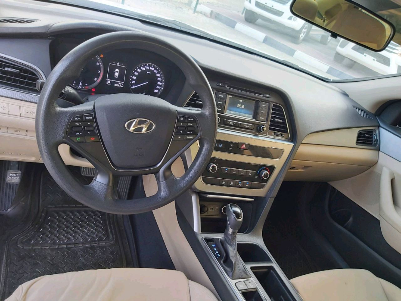 Hyundai Sonata - Image 9
