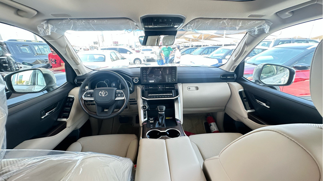 Toyota Land Cruiser - Image 6
