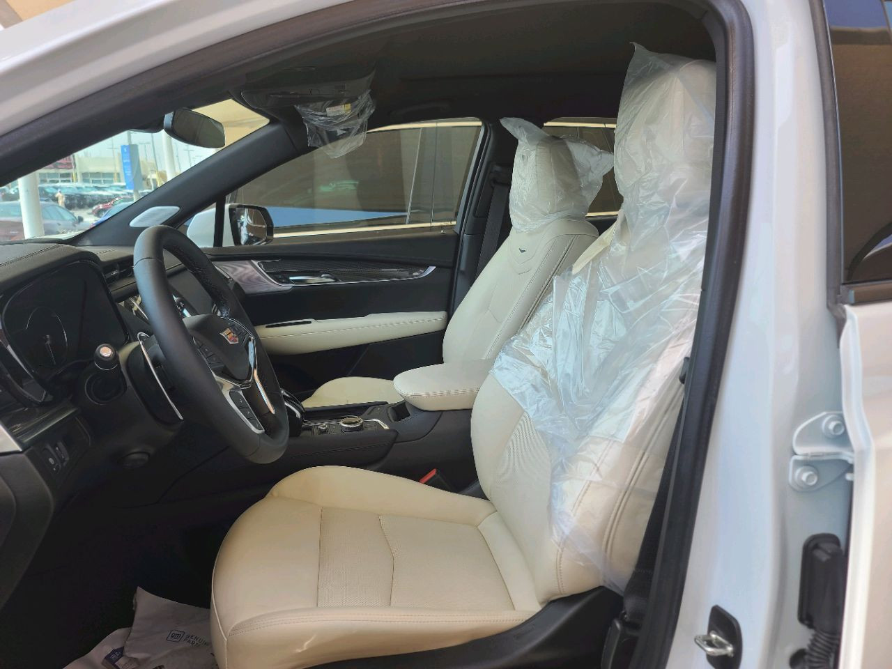Cadillac XTS - Image 8