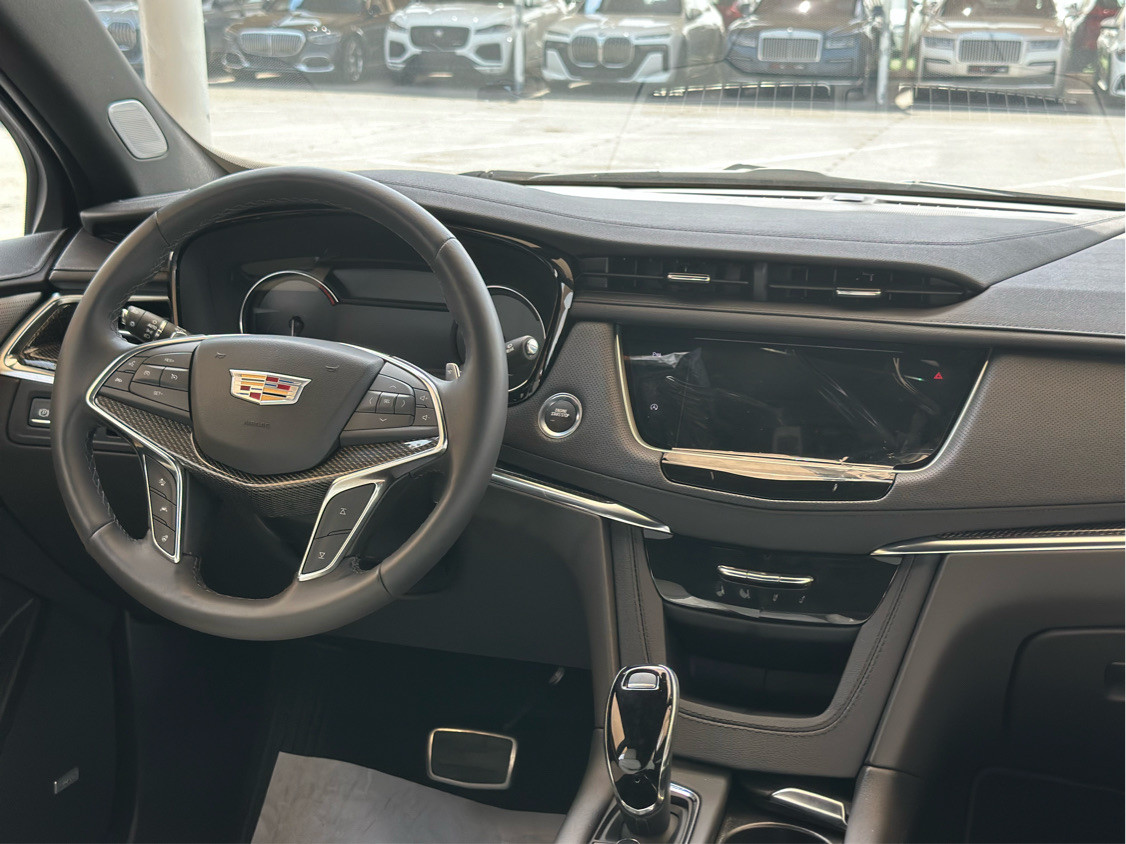 Cadillac XTS - Image 3