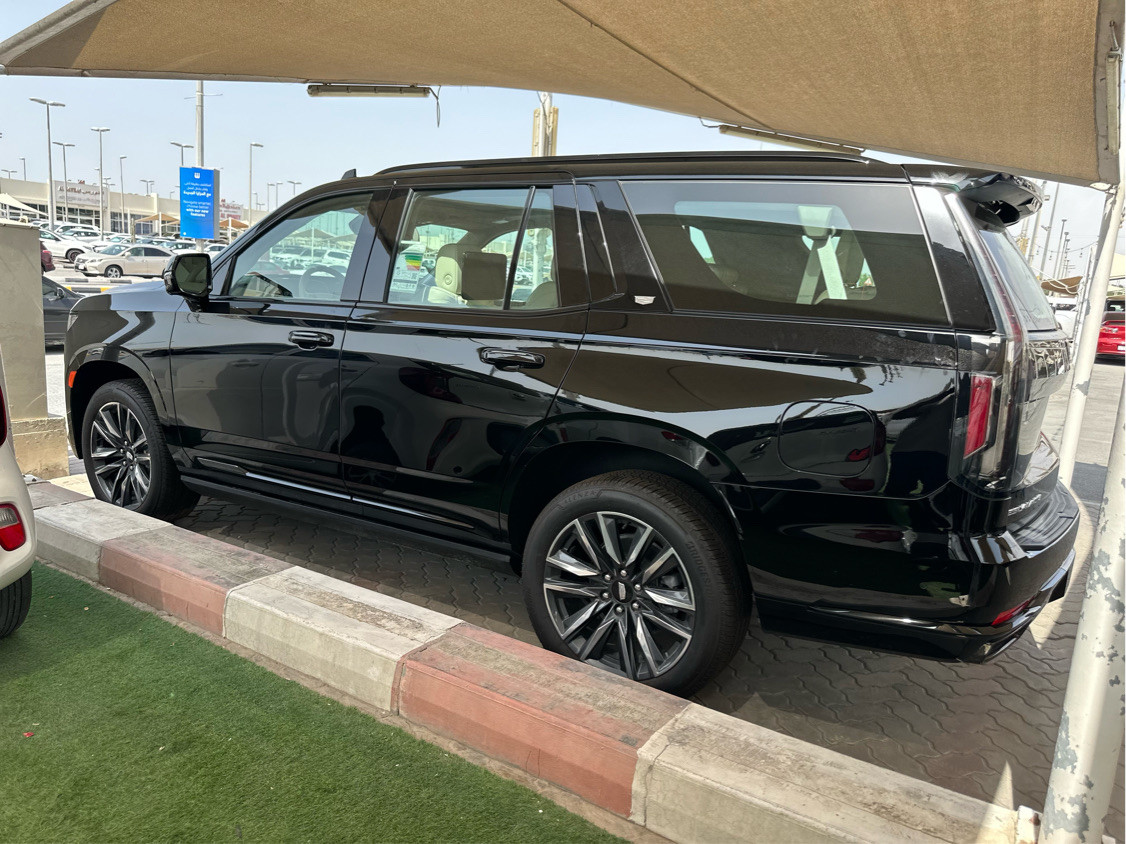 Cadillac Escalade - Image 5
