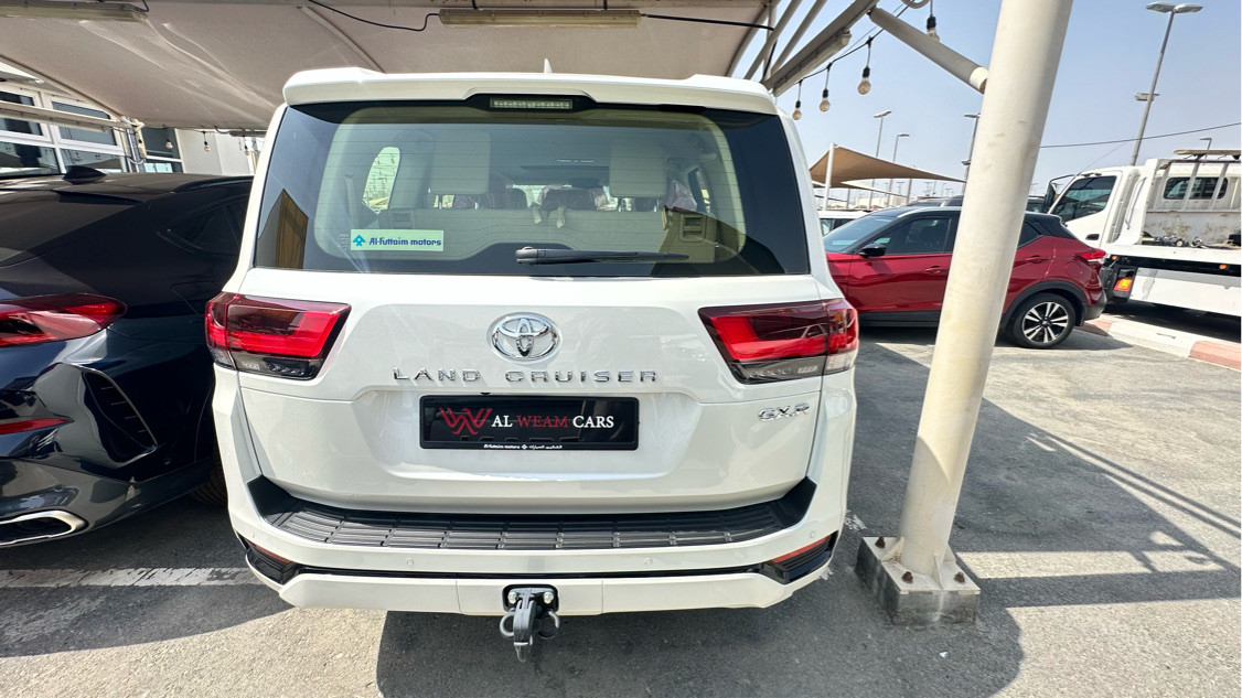 Toyota Land Cruiser - Image 7