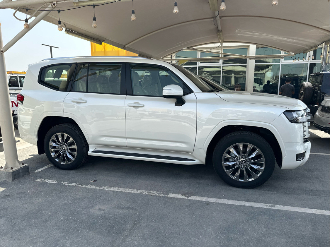 Toyota Land Cruiser - Image 3