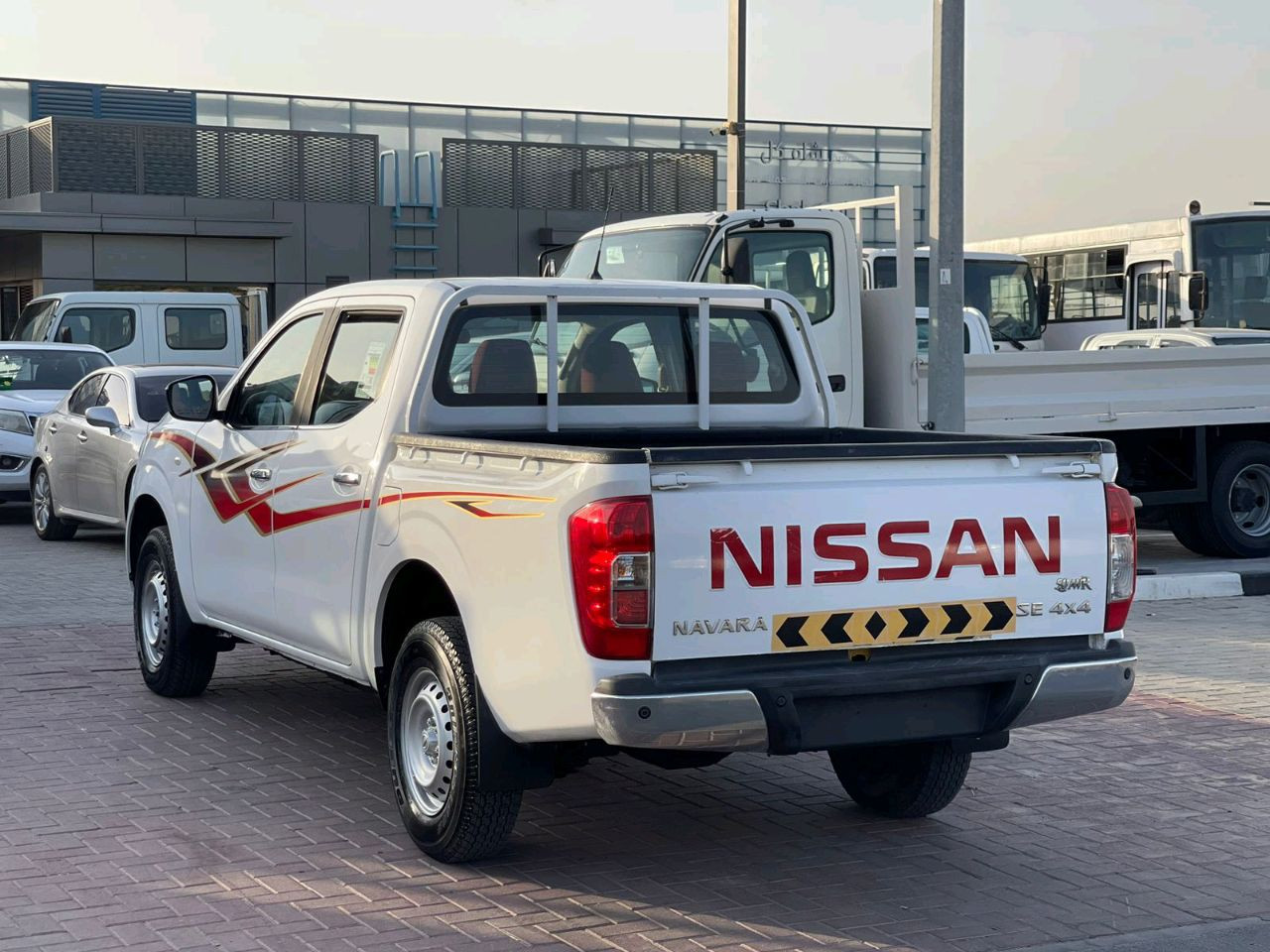 Nissan Navara - Image 10