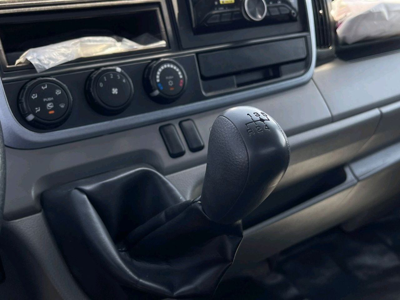 Mitsubishi Canter - Image 13