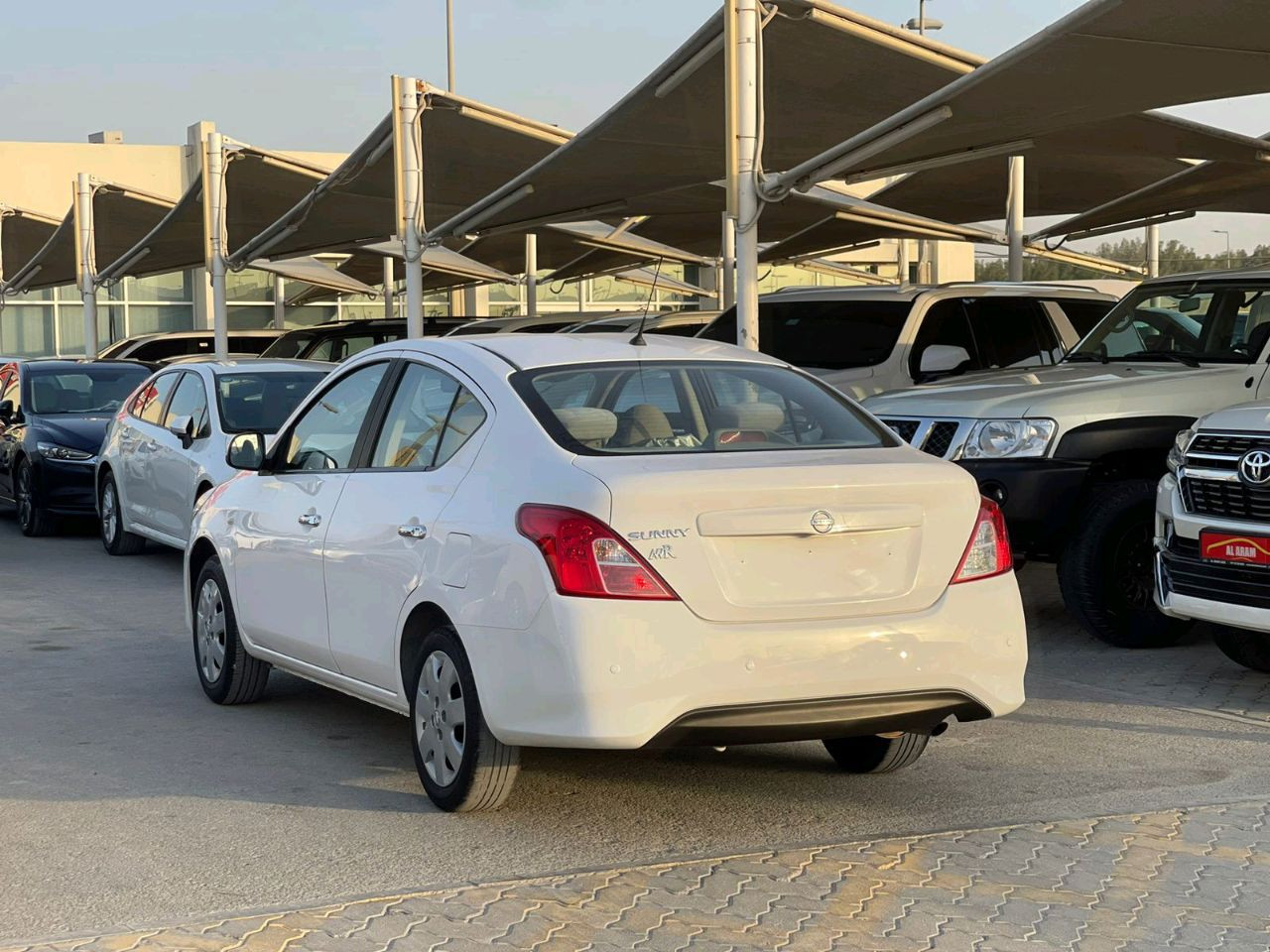 Nissan Sunny - Image 6