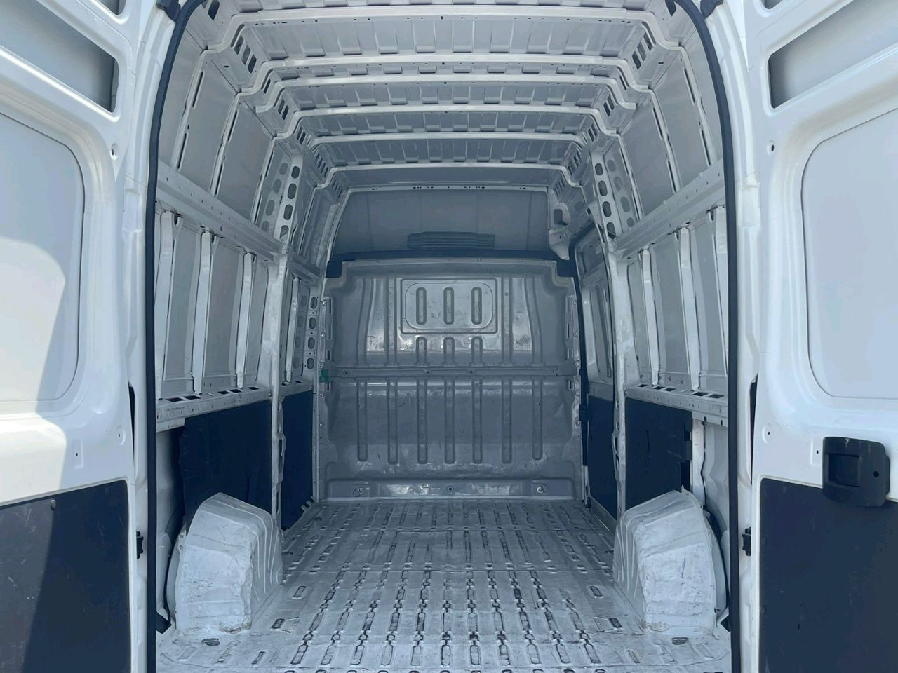 Peugeot BOXER - Image 11