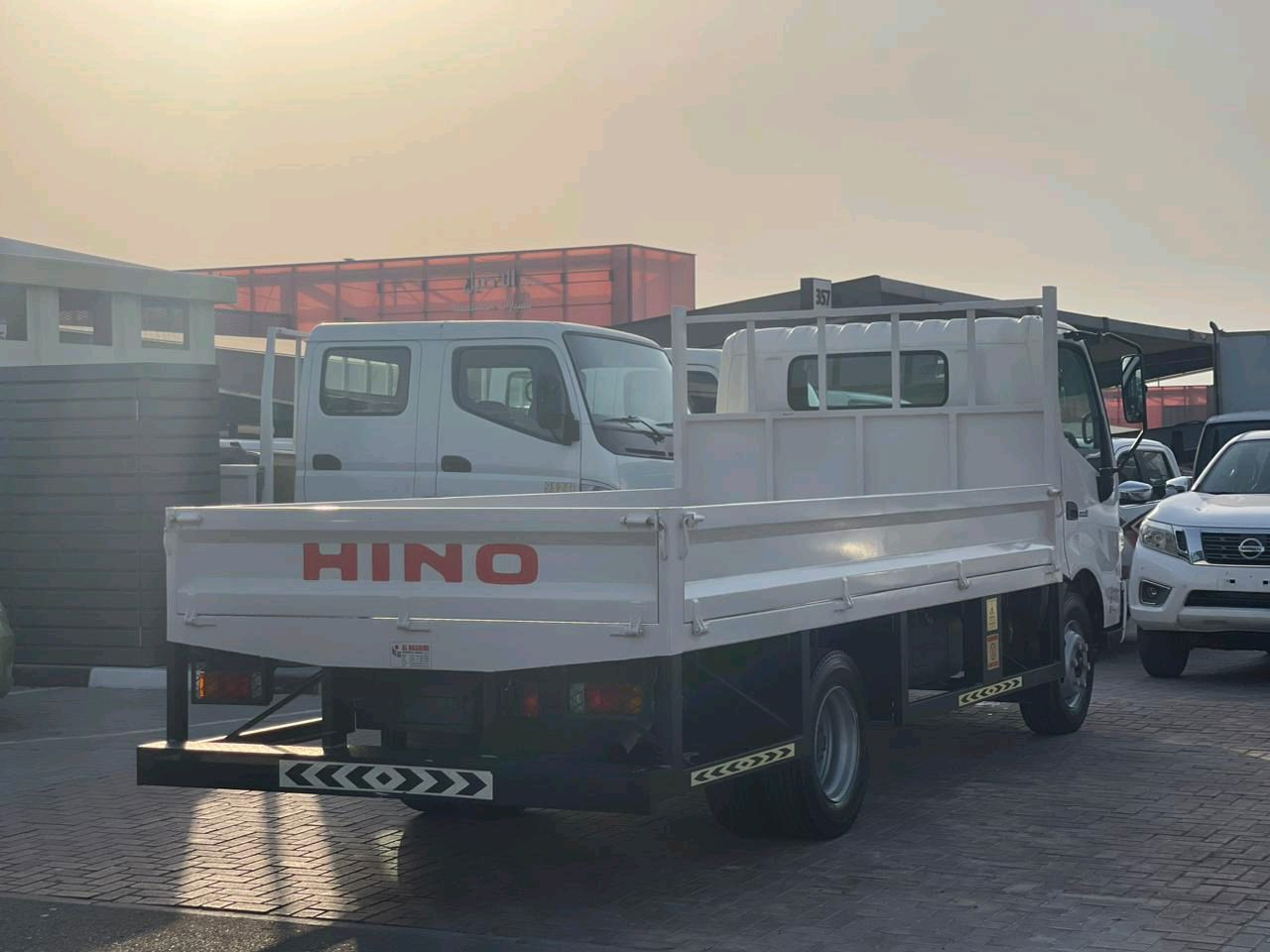 HINO 300 - Image 6