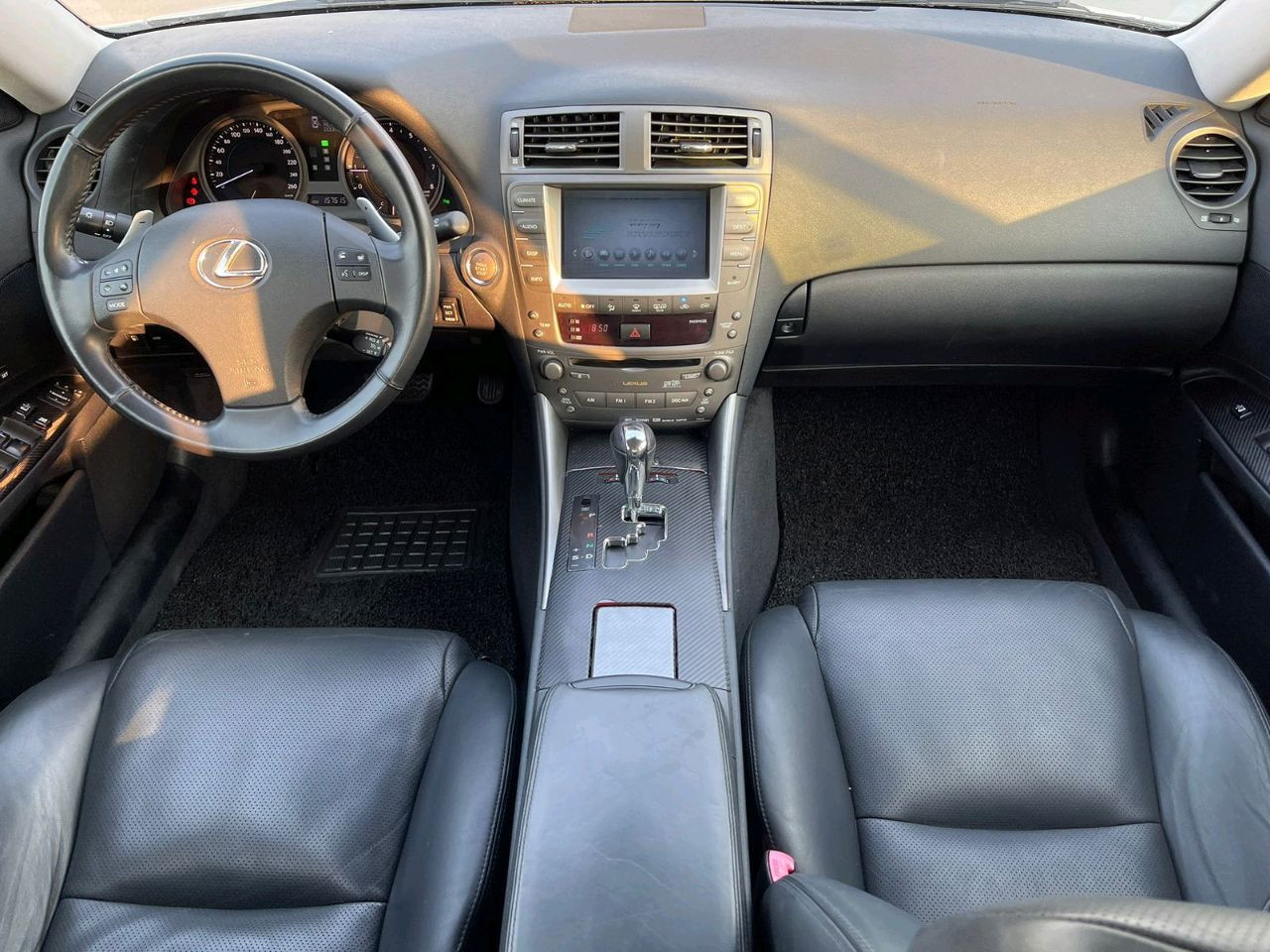 Lexus IS-Series - Image 11