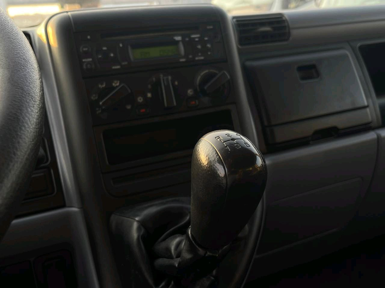 Mitsubishi Canter - Image 12