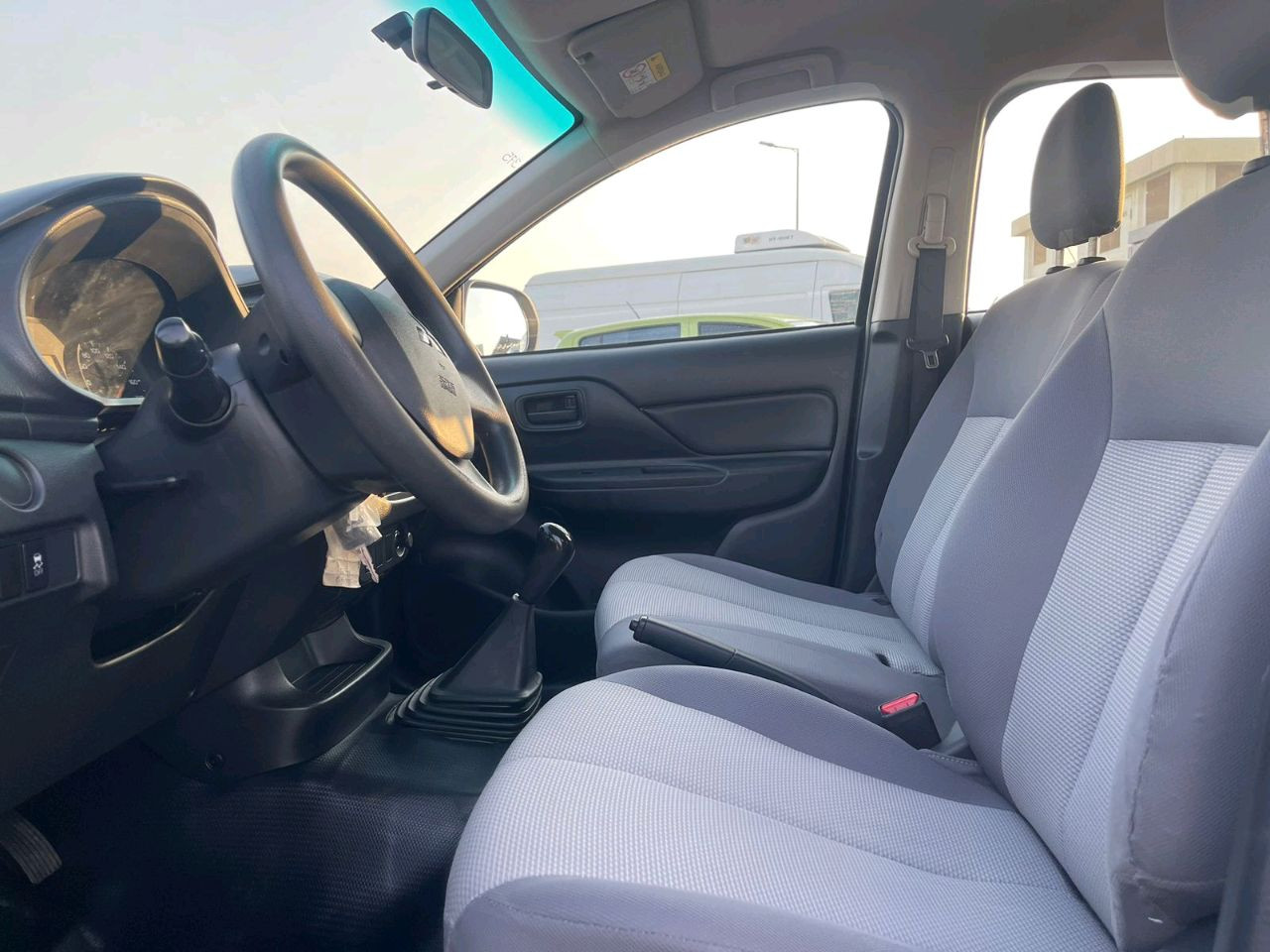 Mitsubishi L200 - Image 11