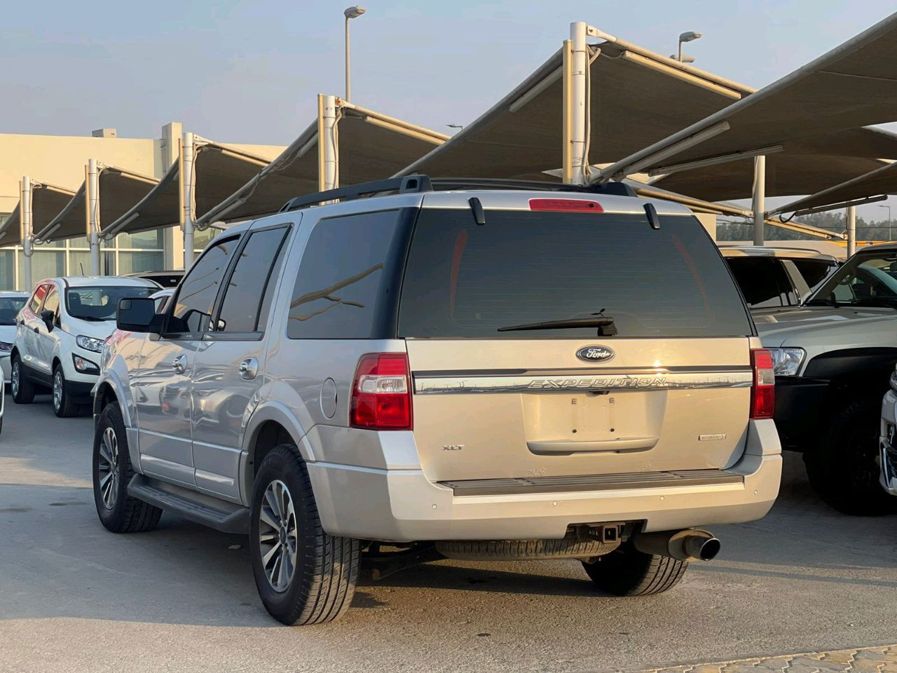 Ford Expedition - Image 6