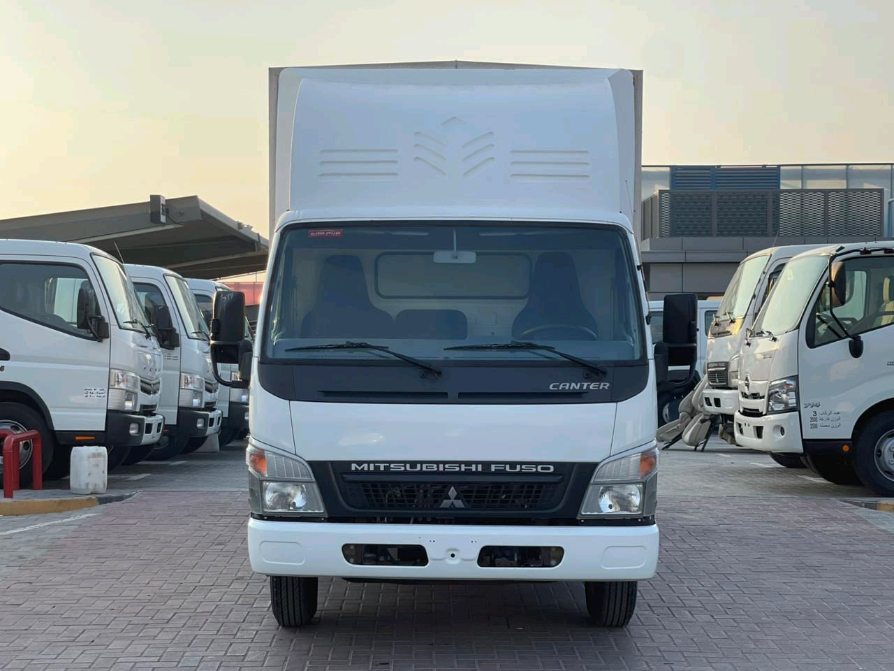 Mitsubishi Canter - Image 4