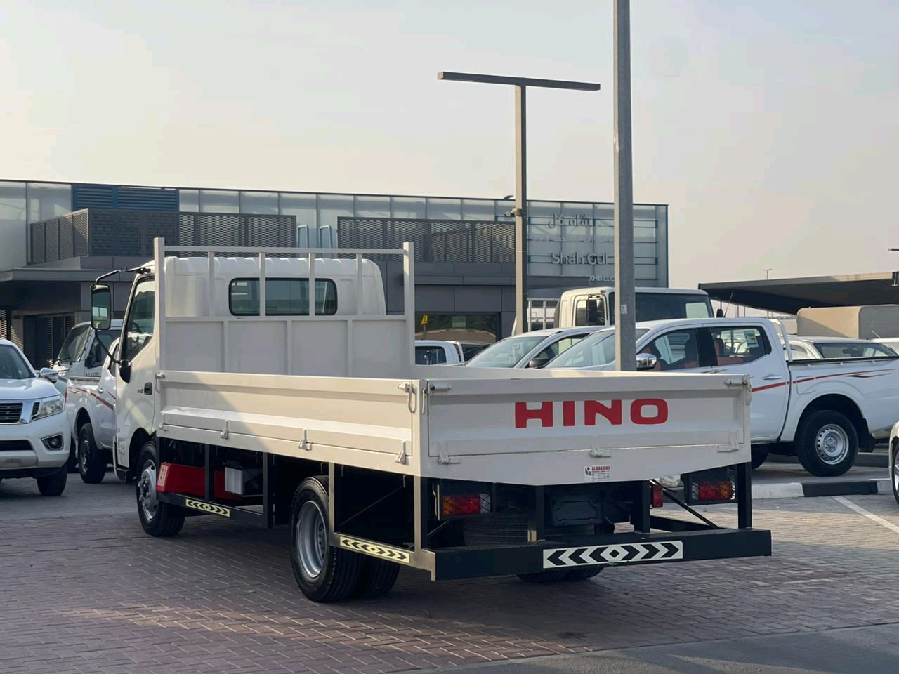 HINO 300 - Image 7