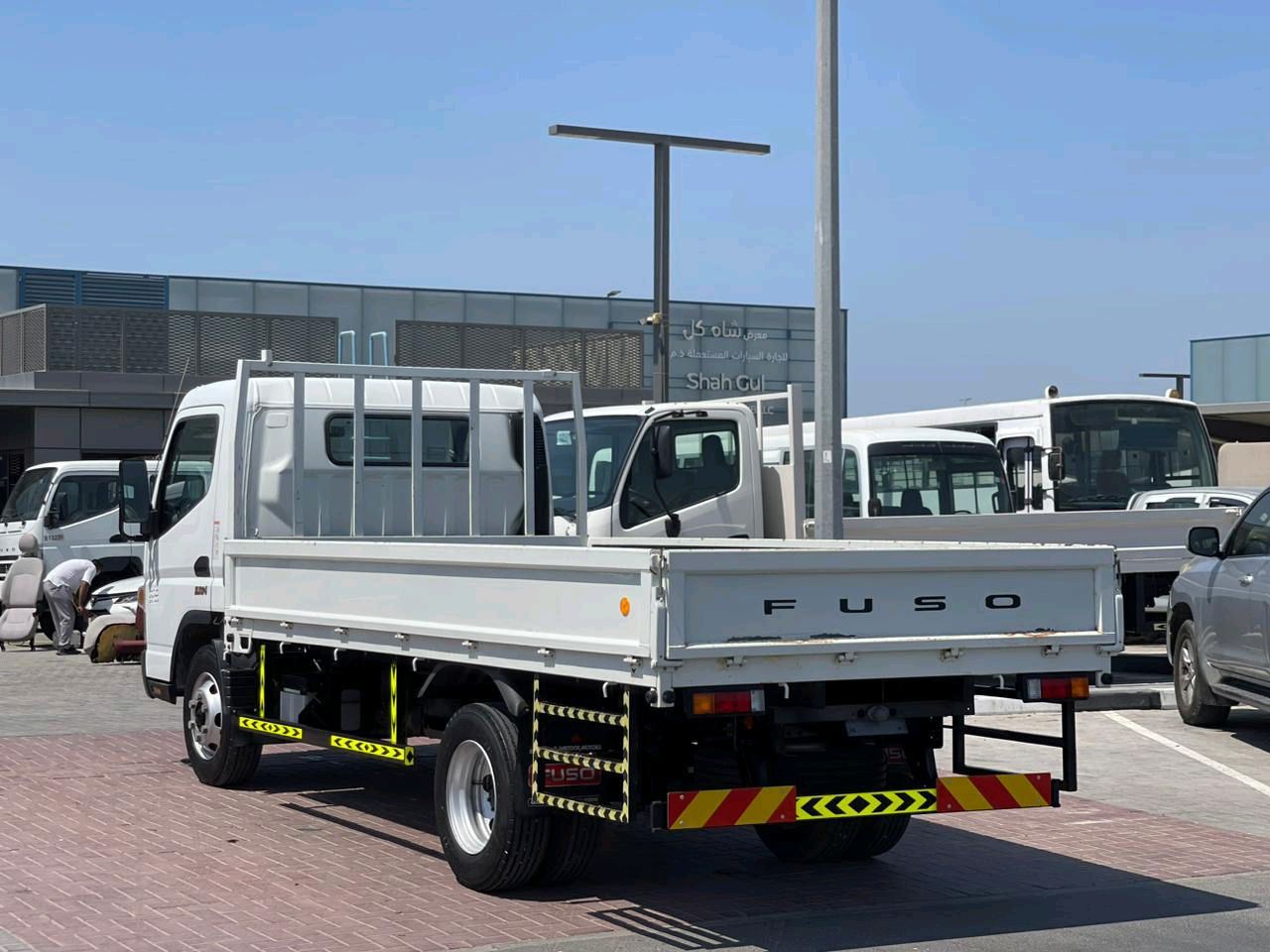 Mitsubishi Canter - Image 3