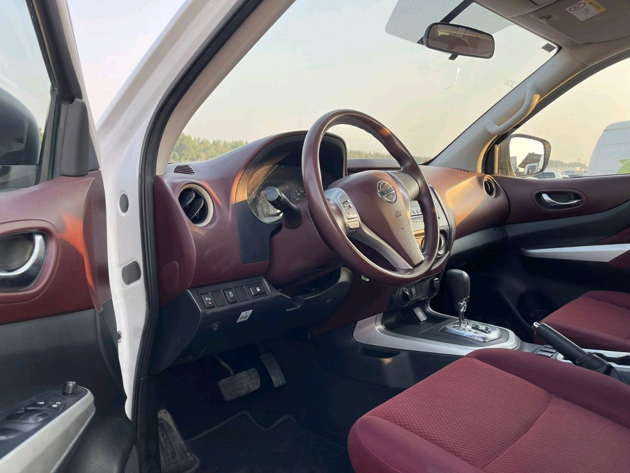 Nissan Navara - Image 8