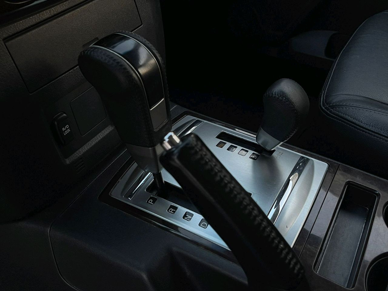 Mitsubishi Pajero - Image 6