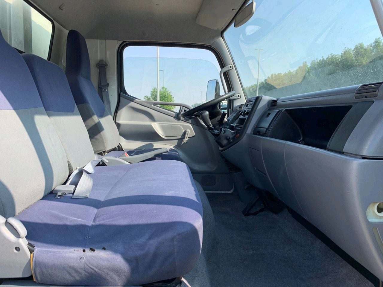 Mitsubishi Canter - Image 7
