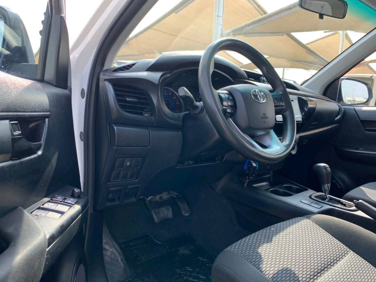 Toyota Hilux - Image 9
