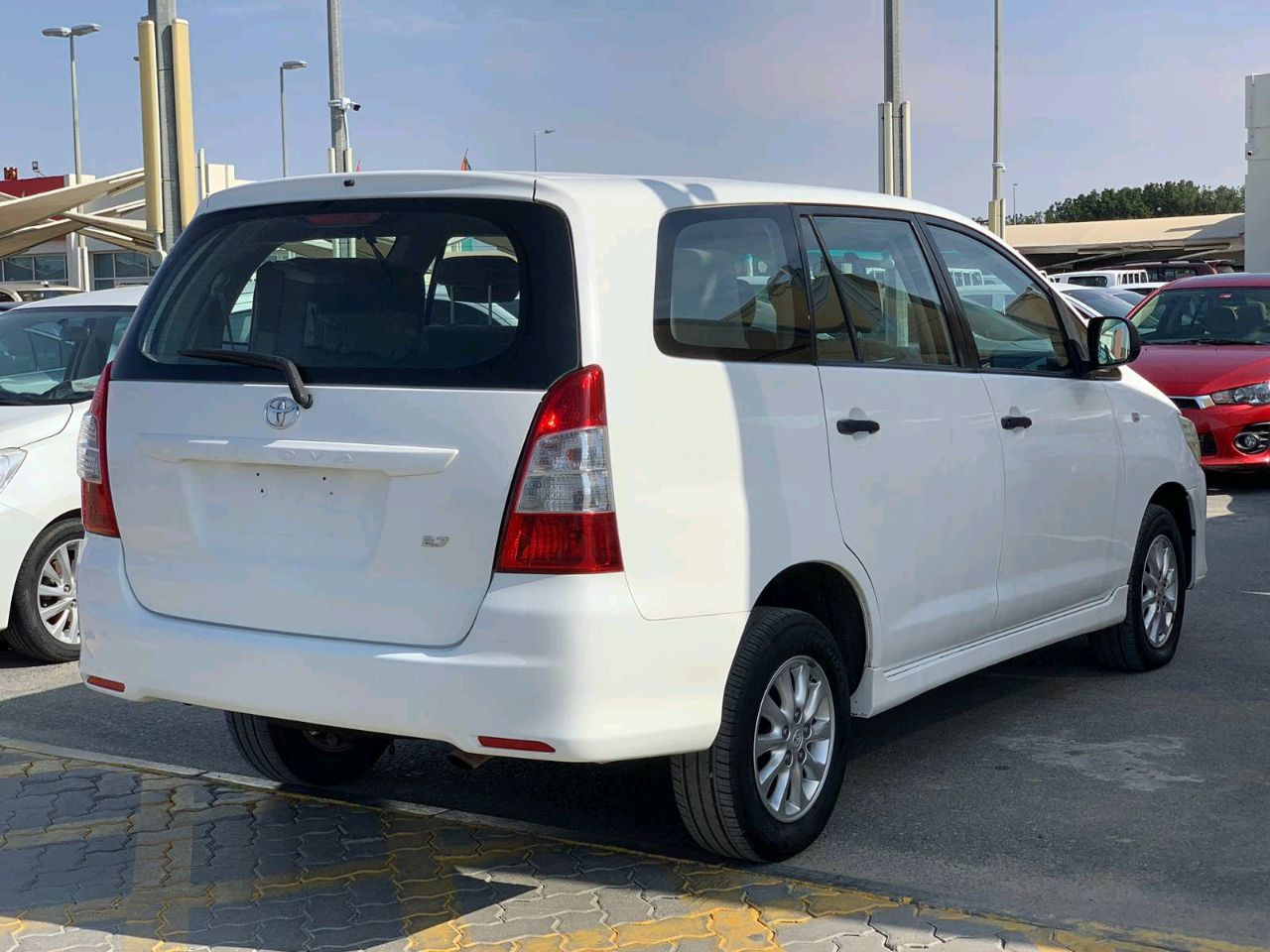 Toyota Innova - Image 3