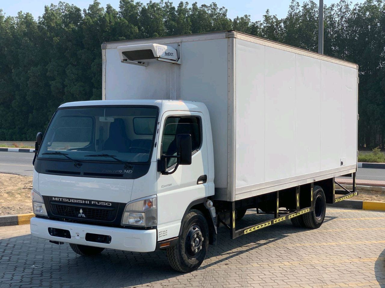 Mitsubishi Canter - Image 3