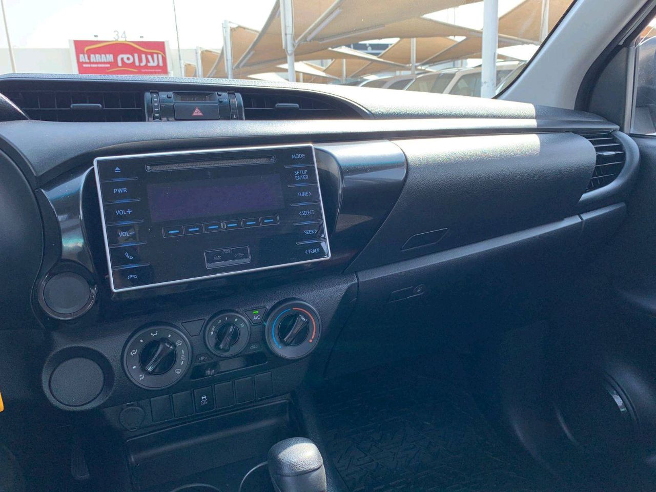 Toyota Hilux - Image 8