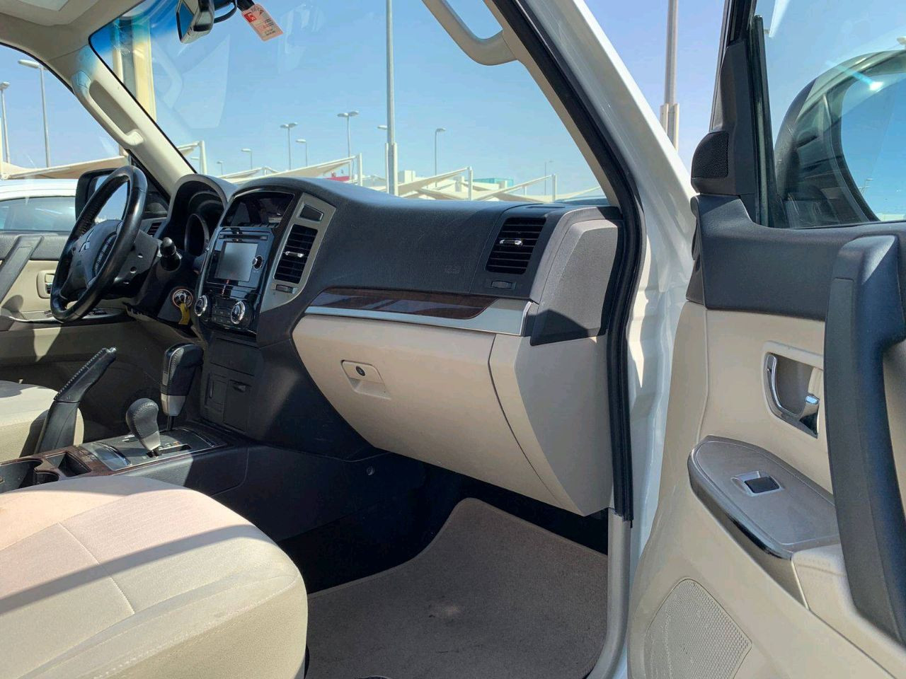 Mitsubishi Pajero - Image 7