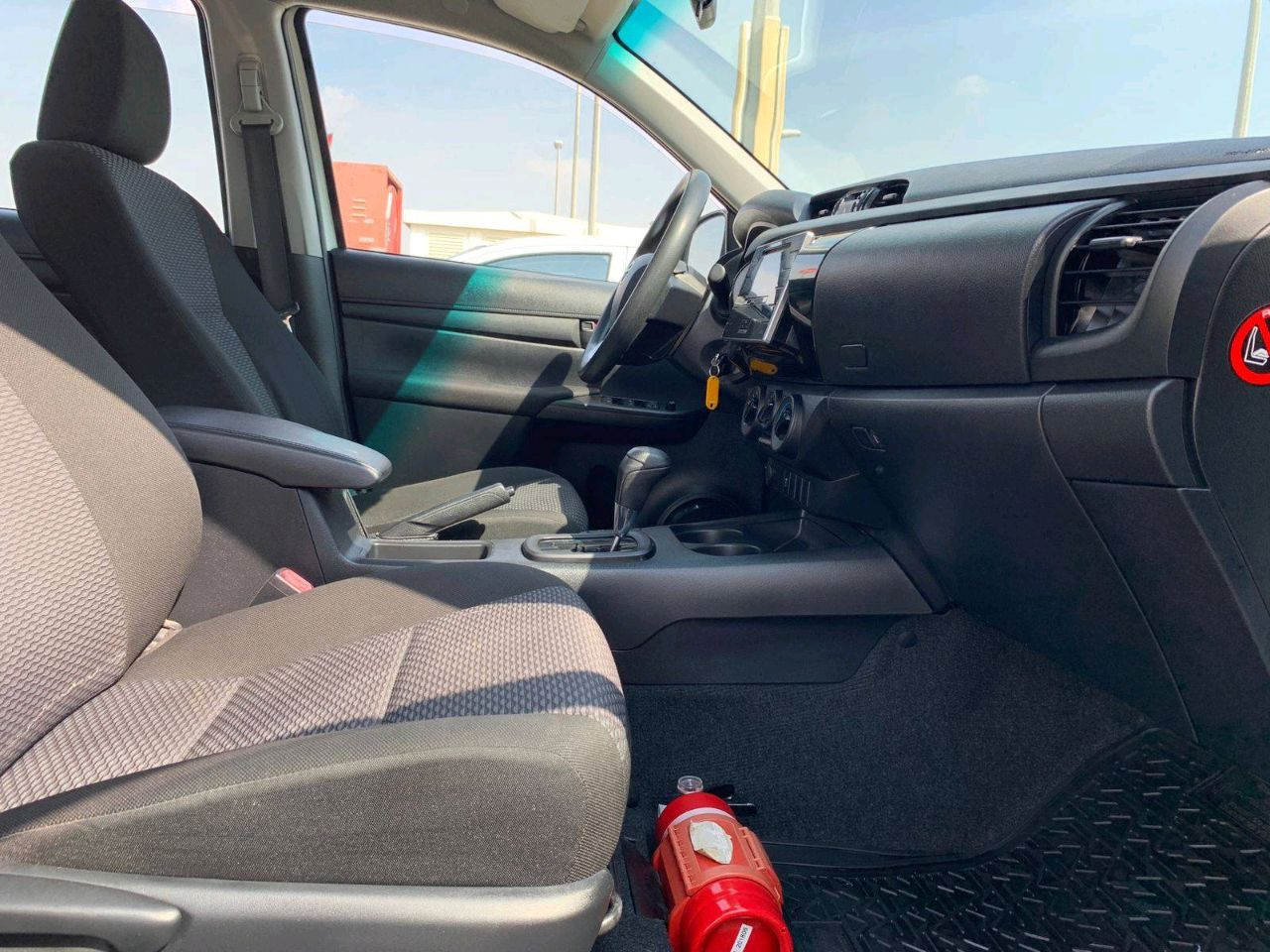 Toyota Hilux - Image 9