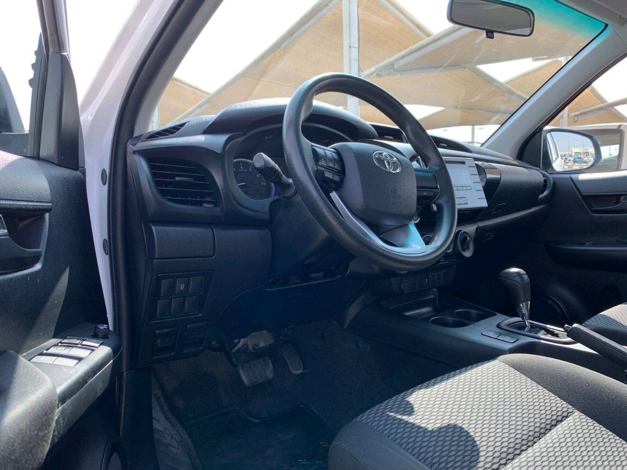 Toyota Hilux - Image 7