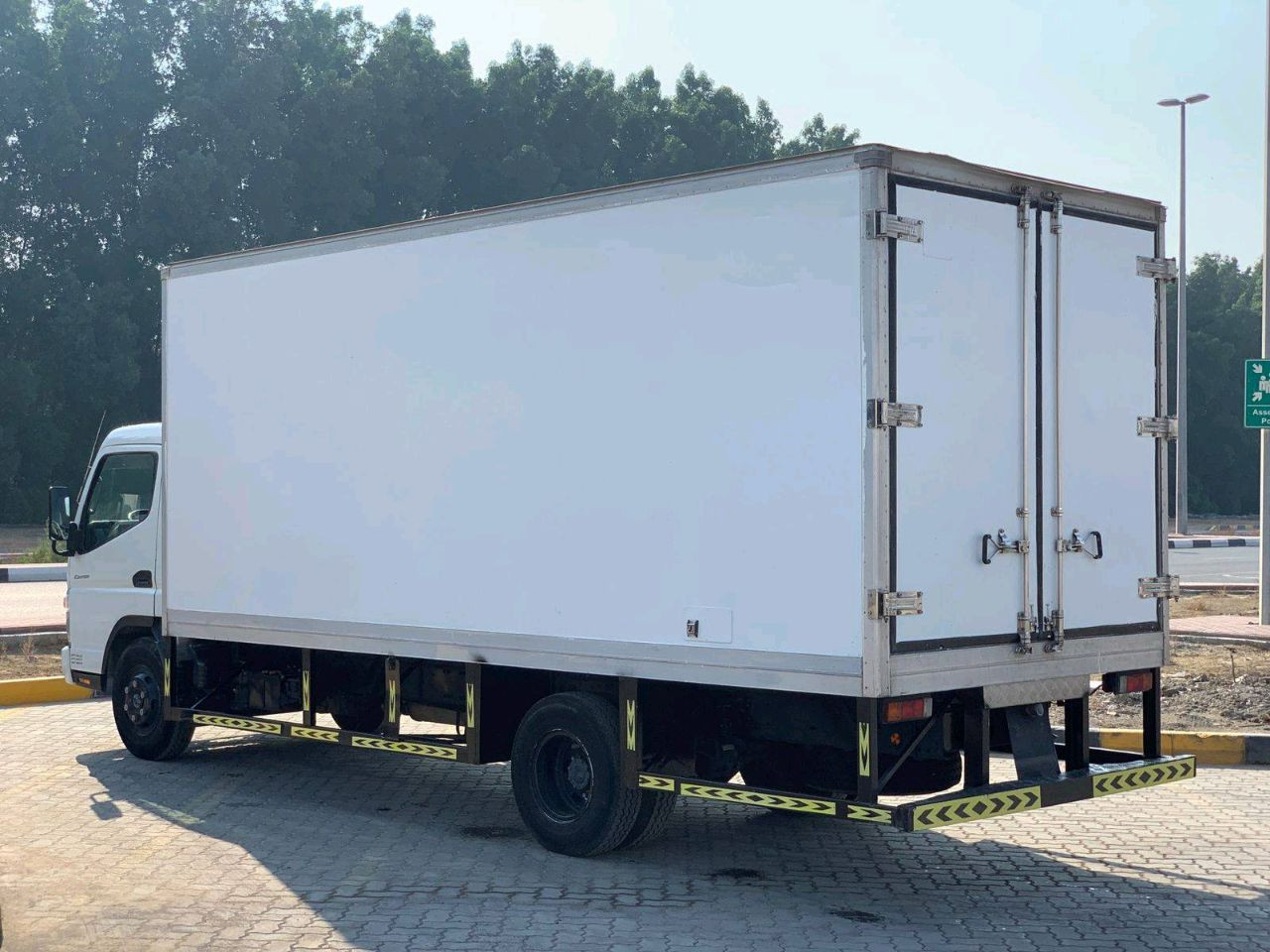 Mitsubishi Canter - Image 4
