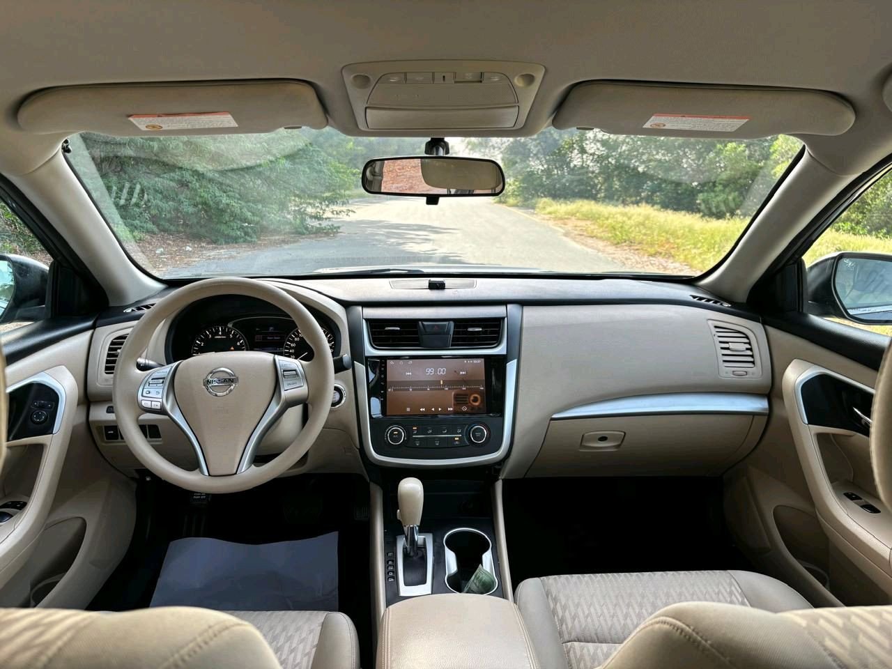 Nissan Altima - Image 10