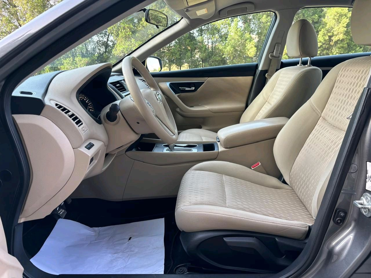 Nissan Altima - Image 11