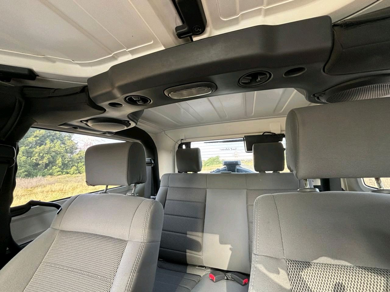 Jeep Wrangler - Image 10