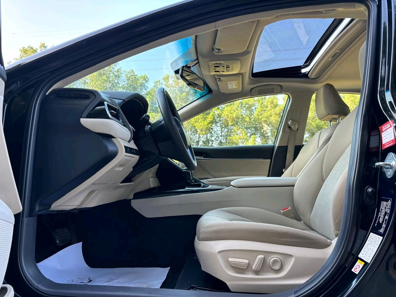 Toyota Camry - Image 16