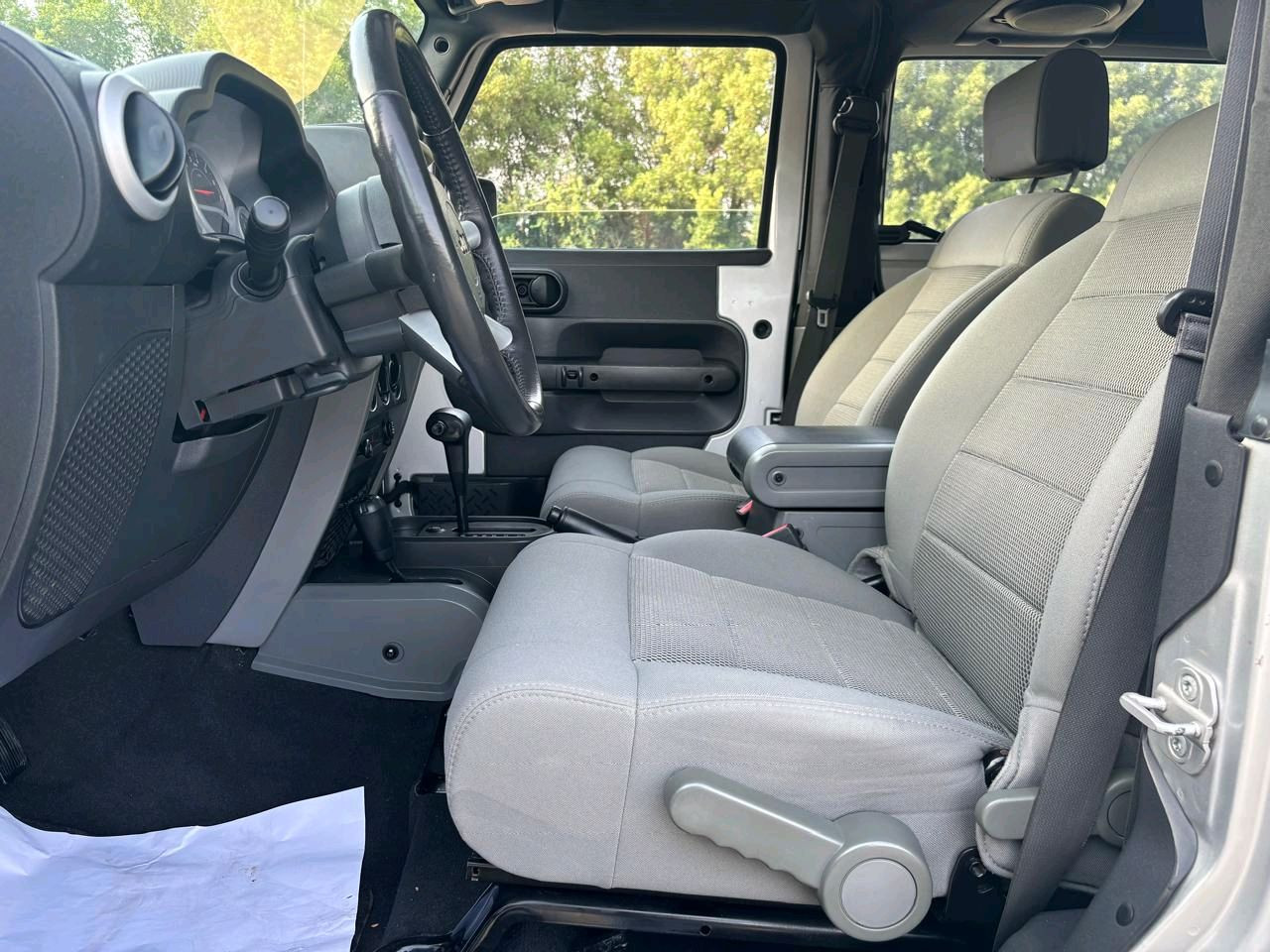 Jeep Wrangler - Image 13