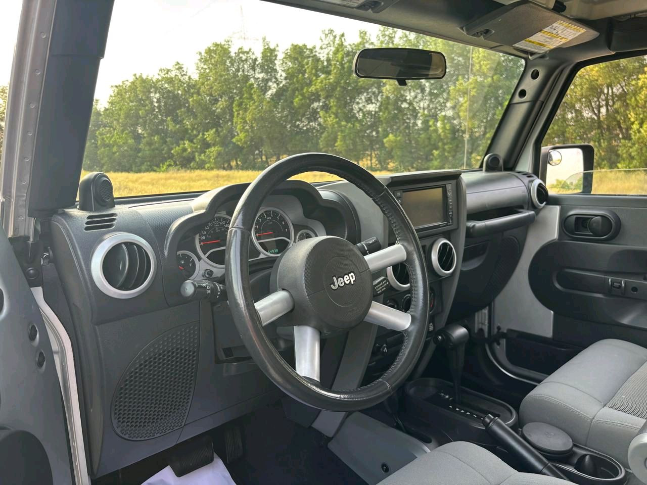 Jeep Wrangler - Image 14