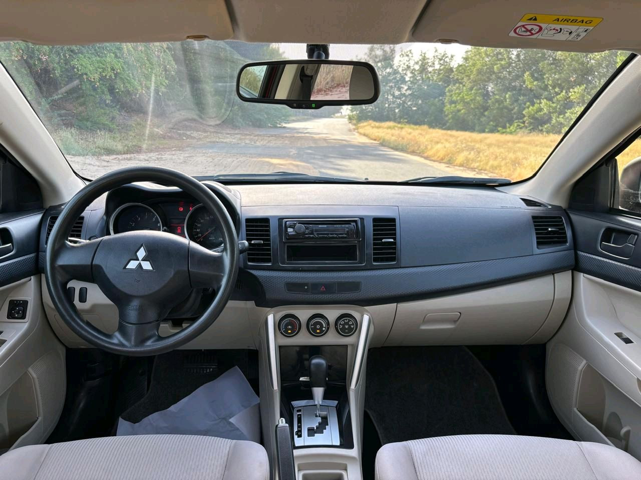Mitsubishi Lancer - Image 11